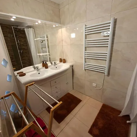 Face A La Superbe Villa, Terrasse, Barbecue, Parking *